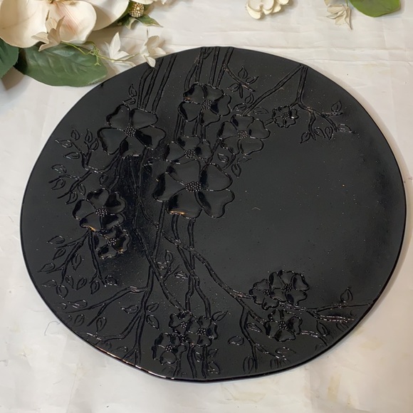 .- Vintage Black Amethyst Glass Plate Floral Relief 12" Round Heavy Platter Dish - Picture 5 of 9